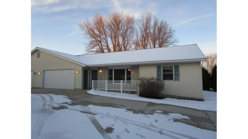 307 Conrad Ct Howards Grove, WI 53083-1152 by Coldwell Banker Real Estate Group~Manitowoc $214,900