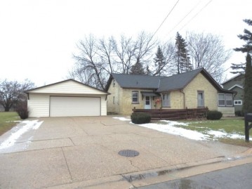 113 Bonner St, Watertown, WI 53098-2407