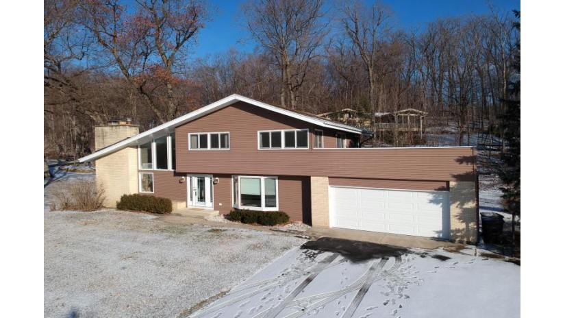 W3144 Geneva Bay Dr Lake Geneva, WI 53147 by @properties $799,000