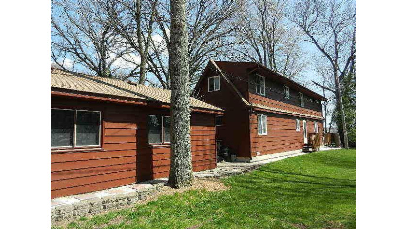 2304 Haerle Ave Twin Lakes, WI 53181 by Keefe Real Estate, Inc. $475,000