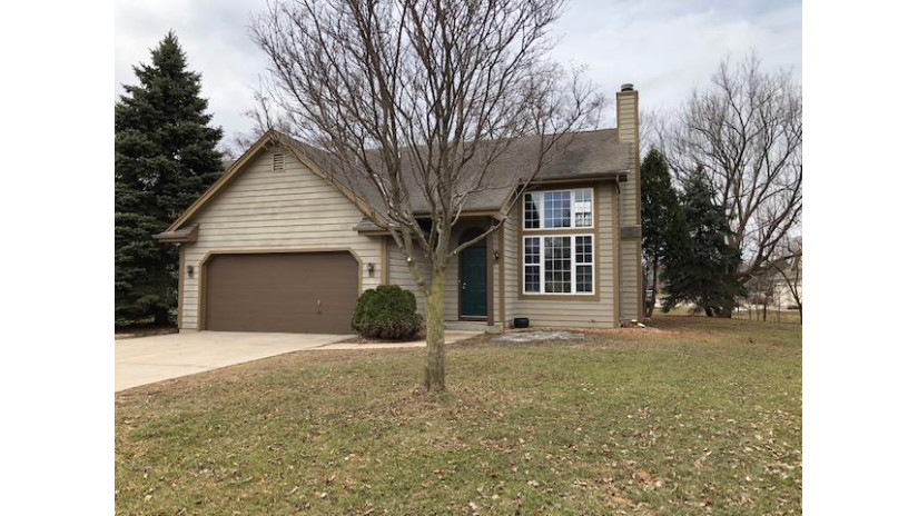 N27W26457 Christian Ct W B Pewaukee, WI 53072 by Benefit Realty $249,900