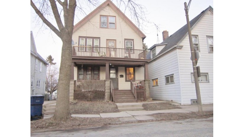 2566 S Brisbane Ave Milwaukee, WI 53207 by Coldwell Banker HomeSale Realty - Franklin $134,900