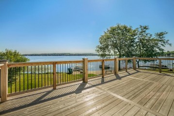 324 N Cogswell Dr, Silver Lake, WI 53170-1603