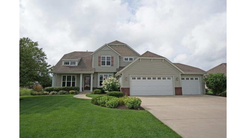 617 Stoecker Farm Ave Mukwonago, WI 53149 by Lake Country Flat Fee $384,900