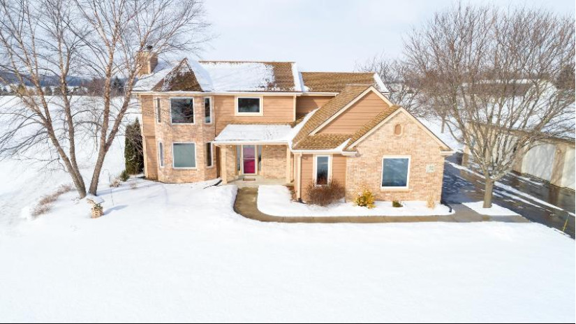 W303N7531 Polo Ct N Merton, WI 53029 by The Kirchoff Group Inc $495,000