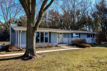 W370N7538 Mcmahon Rd, Oconomowoc, WI 53066-1020