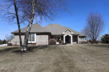 763 Ravine Ridge Dr, Richfield, WI 53017