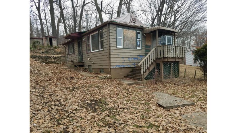 315 Crocus St Delavan, WI 53191 by Hibl's Real Estate Sales, Inc. $44,900