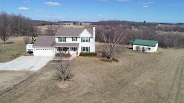 N8832 Leiger Ln, Ixonia, WI 53036-9726