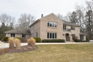 9820 N Otto Rd, Mequon, WI 53092-6234