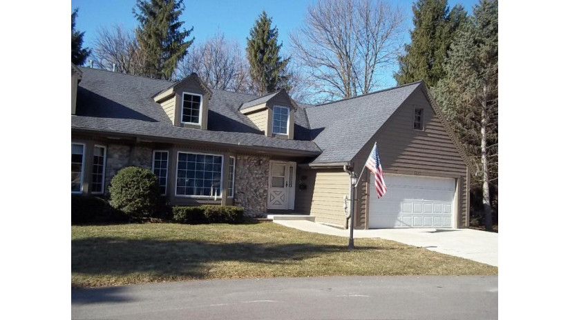 3873 S Oakridge Ct Greenfield, WI 53228 by Homestead Realty, Inc $269,900