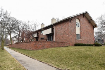 450 E Beaumont Ave 1004, Whitefish Bay, WI 53217-4805