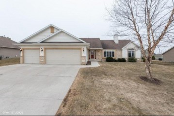 281 Louvain Ln, Belgium, WI 53004-9425