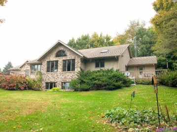 7396 West Bend Rd, Wayne, WI 53091