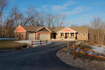 N8859 Fawn Meadow Ln, Holland, WI 54636-8922