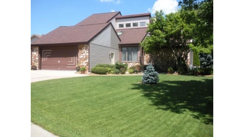 S76W18160 Janesville Ct Muskego, WI 53150 by RE/MAX Realty Pros~Hales Corners $749,900