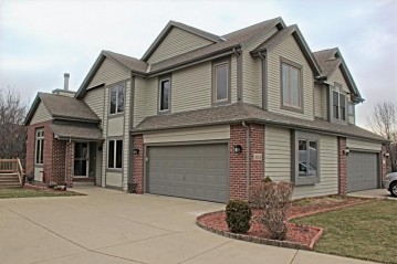 3215 S Ridgecrest Ct 2, New Berlin, WI 53151-4691