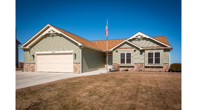 446 Emerald Hills Dr Fredonia, WI 53021 by Brooks Investment Group, LLC $289,900