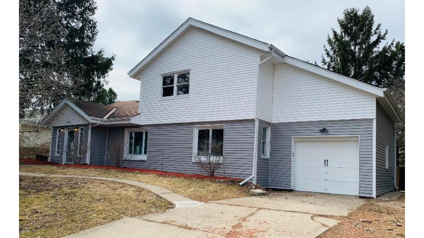 2977 S Wollmer Rd West Allis, WI 53227 by Realty Executives - Elite $224,900