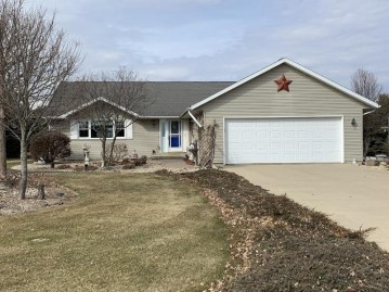 N4178 Country Club Dr, Decatur, WI 53520
