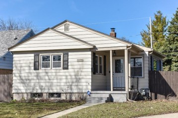 3279 N 80th St, Milwaukee, WI 53222-3803