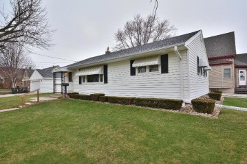 12710 W Courtland Ave, Butler, WI 53007-1615