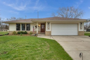 8821 Maplecrest Dr, Mount Pleasant, WI 53406