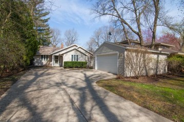 241 S Ferry Dr, Lake Mills, WI 53551