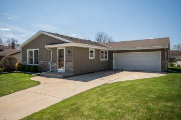 1104 Greenmeadow Dr, Waukesha, WI 53188-2805