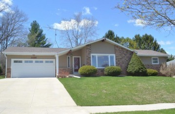 1126 S 7th Ave, West Bend, WI 53095-4622