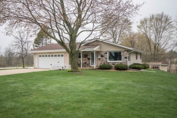 600 Maple Way N, Waukesha, WI 53188-2662