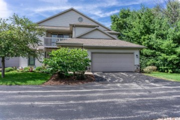 2243 Circle Rdg D, Delafield, WI 53018