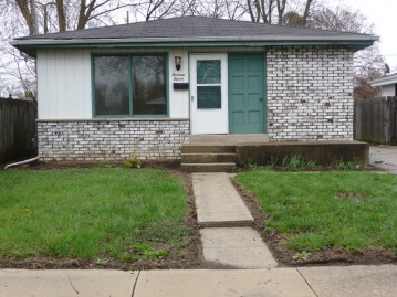 1415 Indiana St, Racine, WI 53405-3145