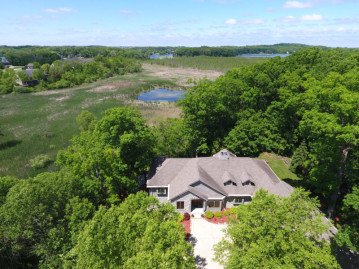 5010 Wood Lilly Ln, Waterford, WI 53185-3550