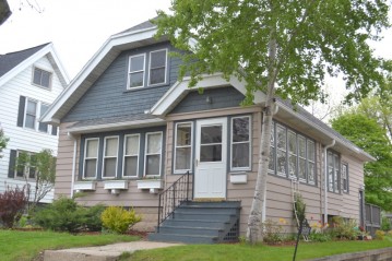 5926 W St Paul Ave, Milwaukee, WI 53213-4256