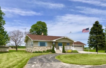 11626 S Cleveland Rd, Meeme, WI 53015-1136