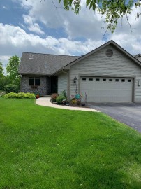 331 Parkview Ct, Hartland, WI 53029-2443