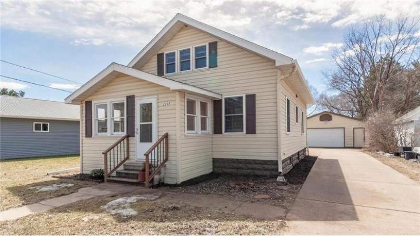 2205 Crescent Avenue Eau Claire, WI 54703 by Re/Max Affiliates $129,900