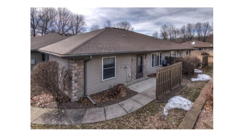 3653 Oak Tree Lane Lane Eau Claire, WI 54701 by Hall Realty Group Llc $109,900