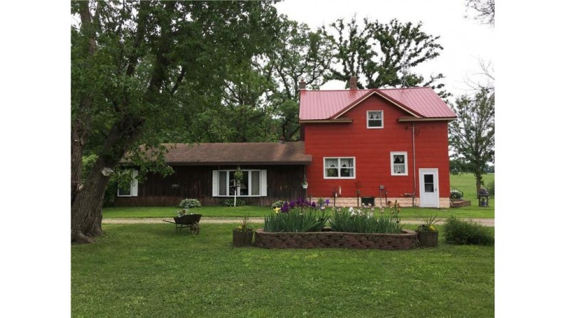 749 17 16 3/4 Almena, WI 54805 by Cb Brenizer/Rice Lake $395,000