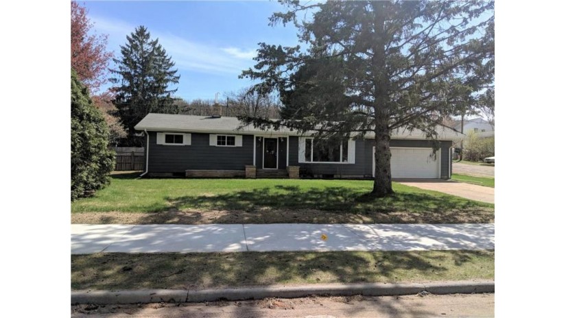 927 Bartlett Avenue Altoona, WI 54720 by Assist 2 Sell New Vision Realty $189,900