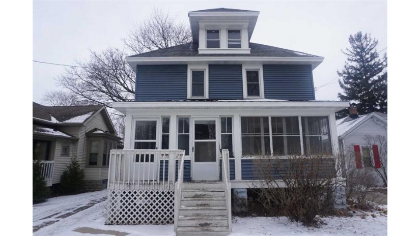 722 Bowen Street Oshkosh, WI 54901 by Beckman Properties $89,900