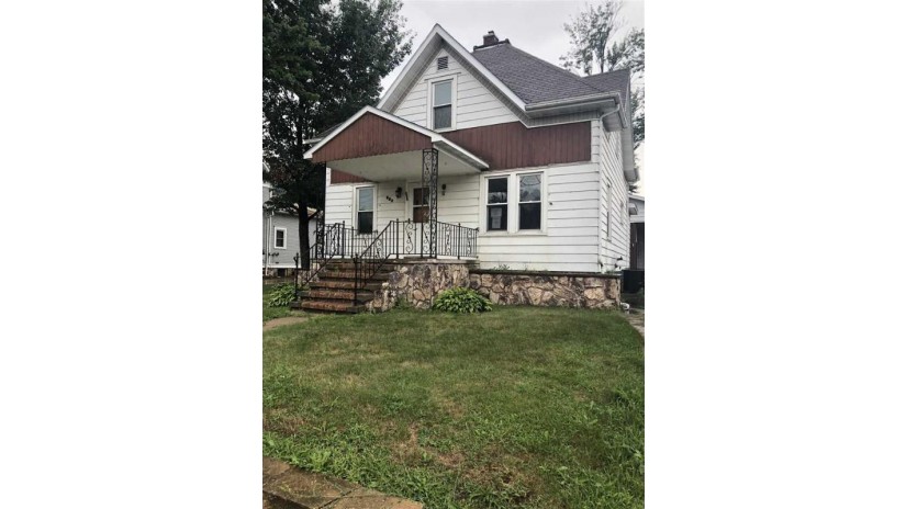 823 N Main Street Marion, WI 54950-9205 by American Dream Real Estate, Inc. $31,000