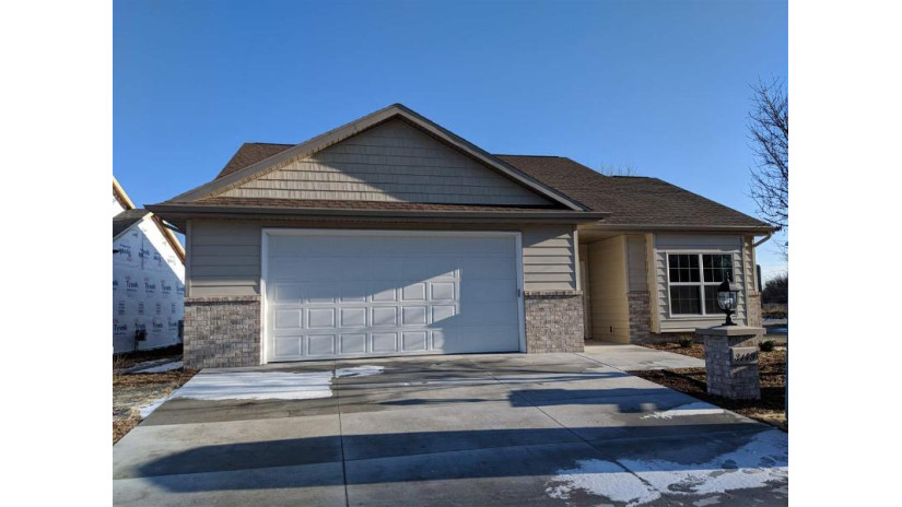 3758 N Wayside Lane Grand Chute, WI 54913 by Acre Realty, Ltd. $244,900