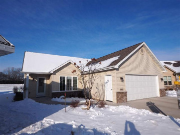 4964 W Woods Creek Lane, Grand Chute, WI 54913