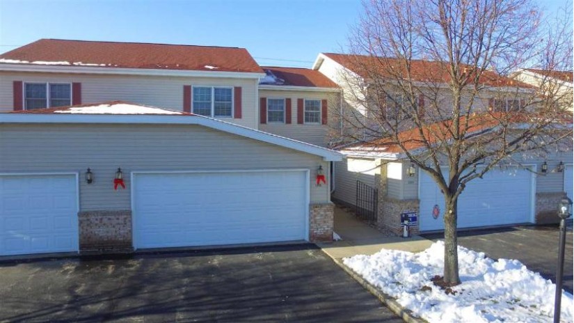 1510 Dickenson Court Neenah, WI 54956 by First Weber, Inc. $123,500