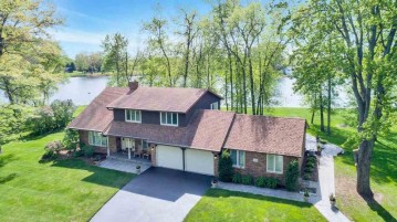 2726 Summerset Circle, Suamico, WI 54173