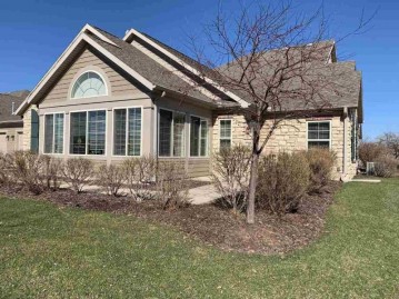 2203 E Tuscany Way, Appleton, WI 54913