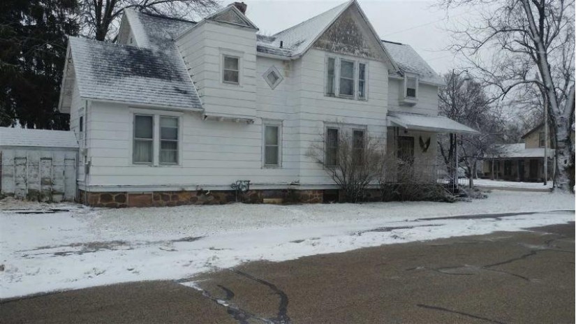 226 W North Street Plainfield, WI 54966 by First Weber, Inc. $59,900