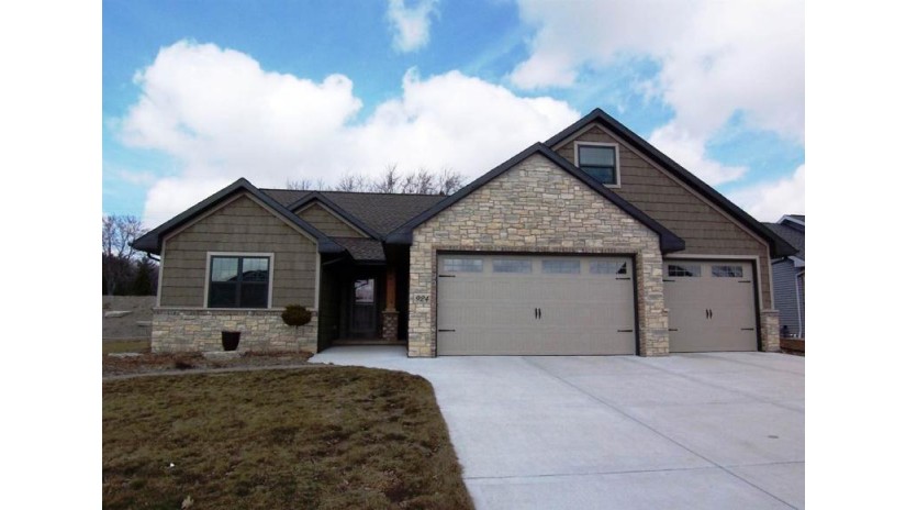 924 Cortez Court Hobart, WI 54155 by Resource One Realty, Llc $365,000